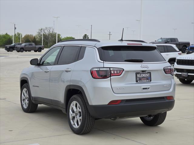 2025 Jeep Compass COMPASS LATITUDE 4X4