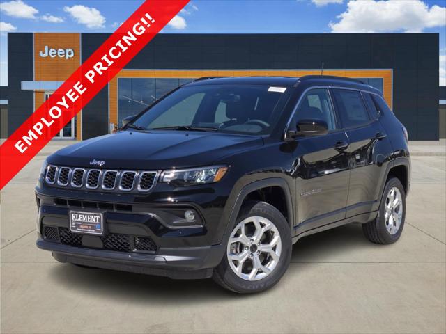 2025 Jeep Compass COMPASS LATITUDE 4X4