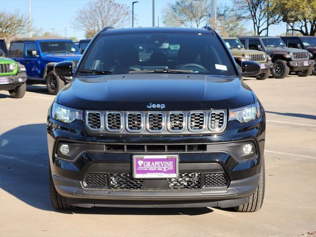2025 Jeep Compass COMPASS LATITUDE 4X4