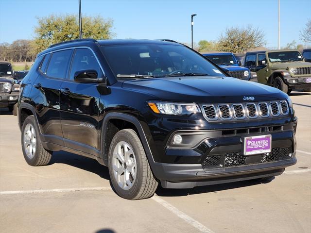 2025 Jeep Compass COMPASS LATITUDE 4X4