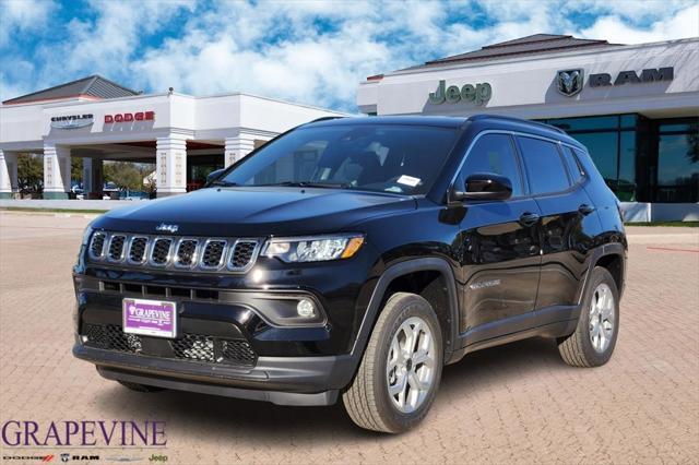 2025 Jeep Compass COMPASS LATITUDE 4X4