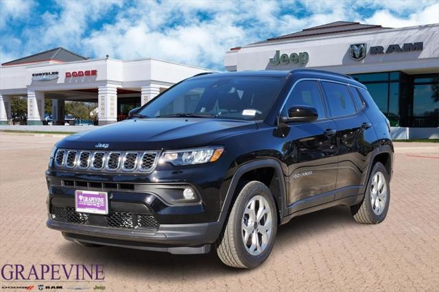 2025 Jeep Compass COMPASS LATITUDE 4X4