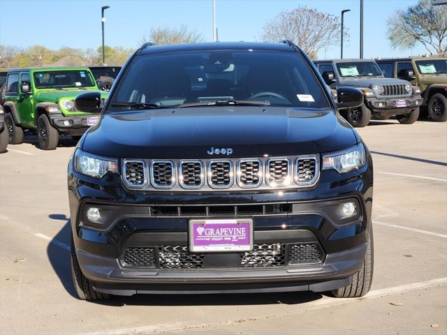 2025 Jeep Compass COMPASS LATITUDE 4X4