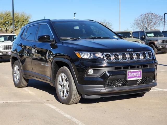 2025 Jeep Compass COMPASS LATITUDE 4X4