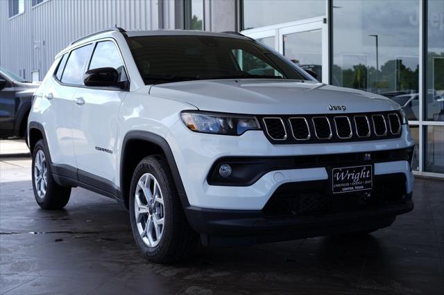 2025 Jeep Compass COMPASS LATITUDE 4X4
