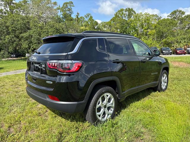 2025 Jeep Compass COMPASS LATITUDE 4X4