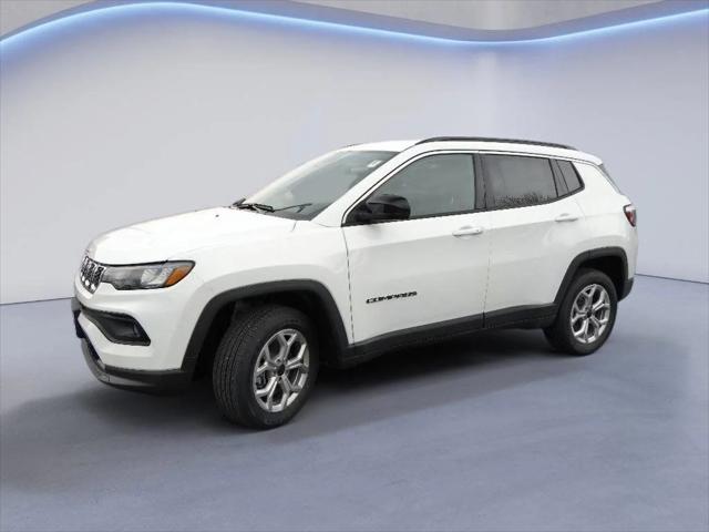 2025 Jeep Compass COMPASS LATITUDE 4X4