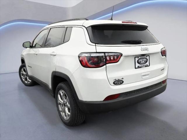 2025 Jeep Compass COMPASS LATITUDE 4X4
