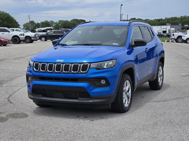 2025 Jeep Compass COMPASS LATITUDE 4X4