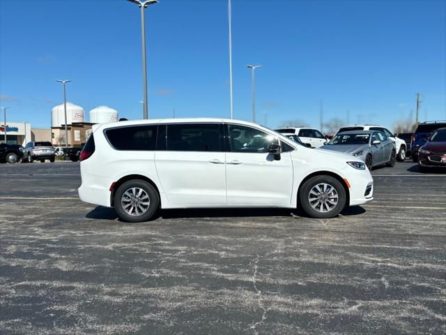 2025 Chrysler Pacifica Hybrid PACIFICA PLUG-IN HYBRID SELECT