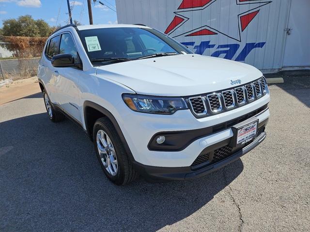 2025 Jeep Compass COMPASS LATITUDE 4X4