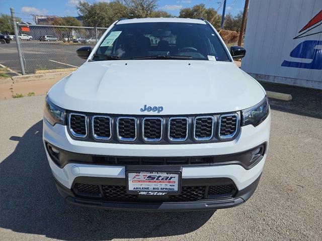 2025 Jeep Compass COMPASS LATITUDE 4X4