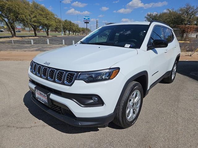 2025 Jeep Compass COMPASS LATITUDE 4X4