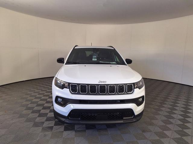 2025 Jeep Compass COMPASS LATITUDE 4X4