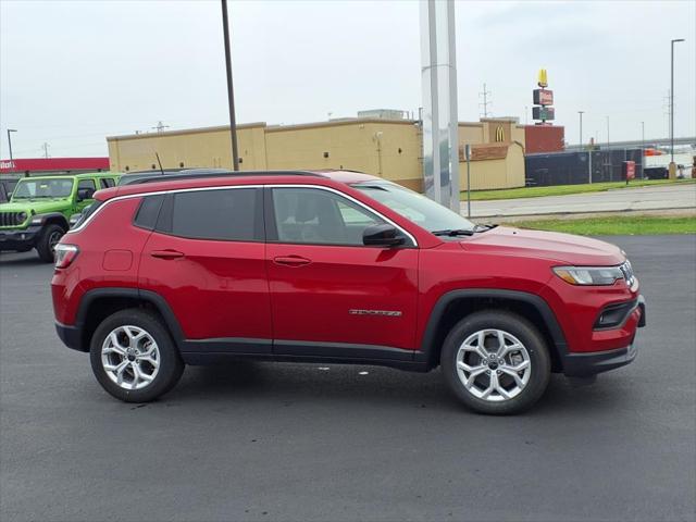 2025 Jeep Compass COMPASS LATITUDE 4X4
