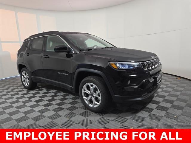 2025 Jeep Compass COMPASS LATITUDE 4X4