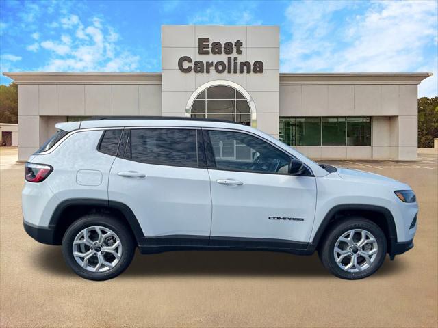 2025 Jeep Compass COMPASS LATITUDE 4X4