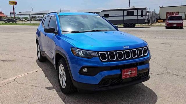 2025 Jeep Compass COMPASS LATITUDE 4X4