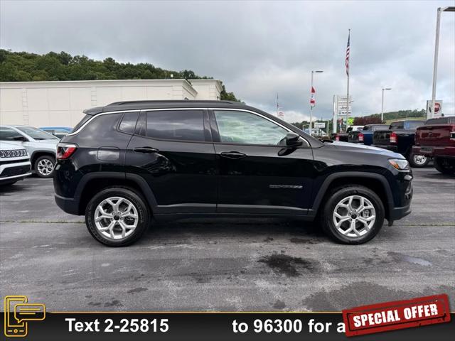 2025 Jeep Compass COMPASS LATITUDE 4X4