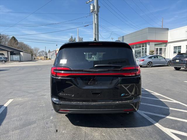 2025 Chrysler Pacifica Hybrid PACIFICA PLUG-IN HYBRID S APPEARANCE