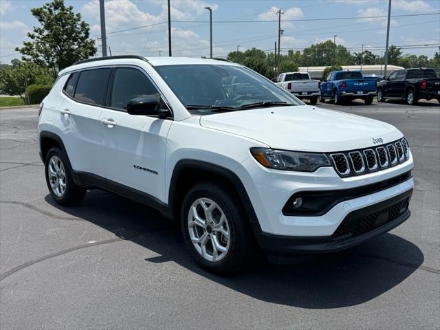 2025 Jeep Compass COMPASS LATITUDE 4X4