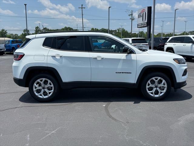 2025 Jeep Compass COMPASS LATITUDE 4X4