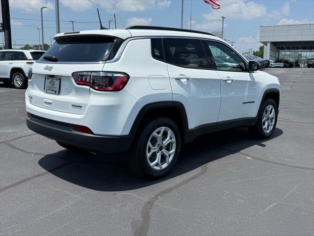 2025 Jeep Compass COMPASS LATITUDE 4X4