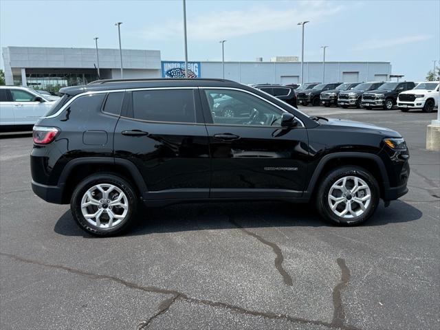2025 Jeep Compass COMPASS LATITUDE 4X4
