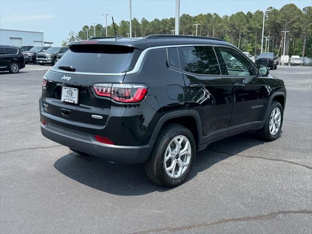 2025 Jeep Compass COMPASS LATITUDE 4X4