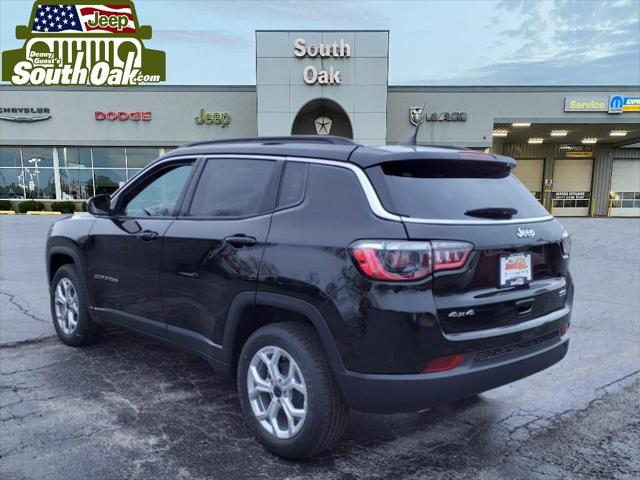 2025 Jeep Compass COMPASS LATITUDE 4X4