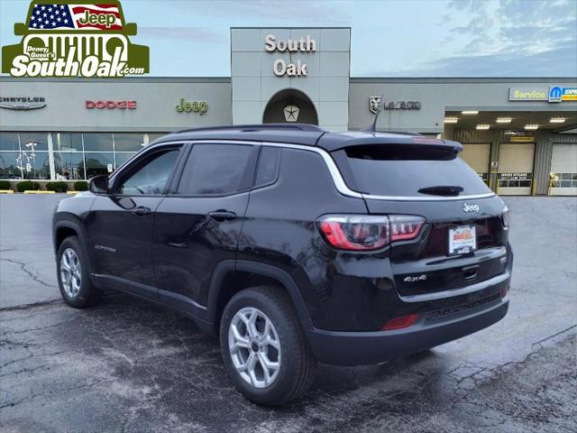2025 Jeep Compass COMPASS LATITUDE 4X4