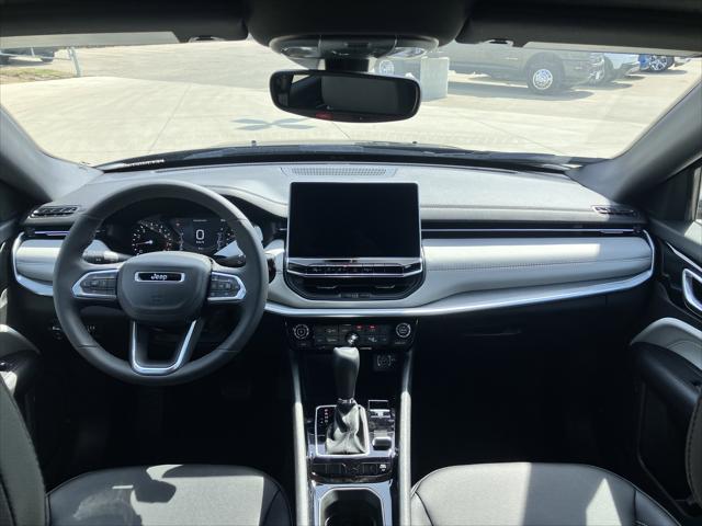 2025 Jeep Compass COMPASS LIMITED 4X4