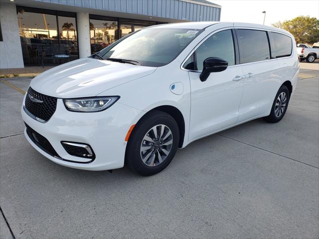 2025 Chrysler Pacifica Hybrid PACIFICA PLUG-IN HYBRID SELECT