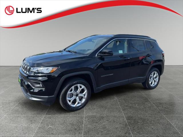 2025 Jeep Compass COMPASS LATITUDE 4X4