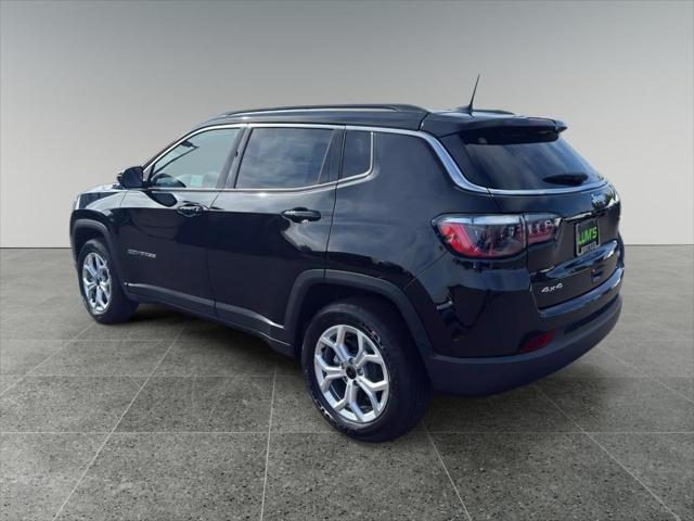 2025 Jeep Compass COMPASS LATITUDE 4X4