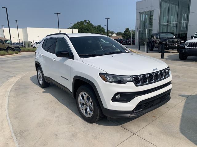 2025 Jeep Compass COMPASS LATITUDE 4X4