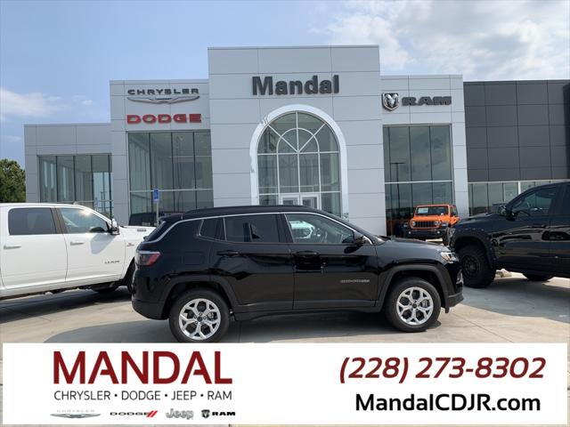 2025 Jeep Compass COMPASS LATITUDE 4X4