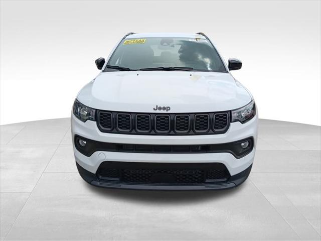 2025 Jeep Compass COMPASS LATITUDE 4X4