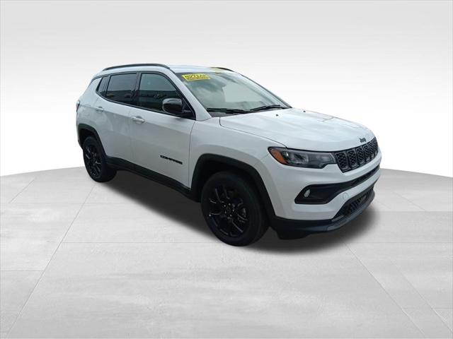2025 Jeep Compass COMPASS LATITUDE 4X4