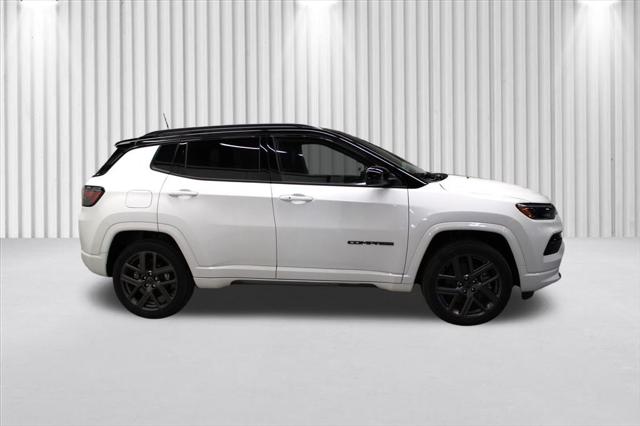 2025 Jeep Compass COMPASS LIMITED 4X4