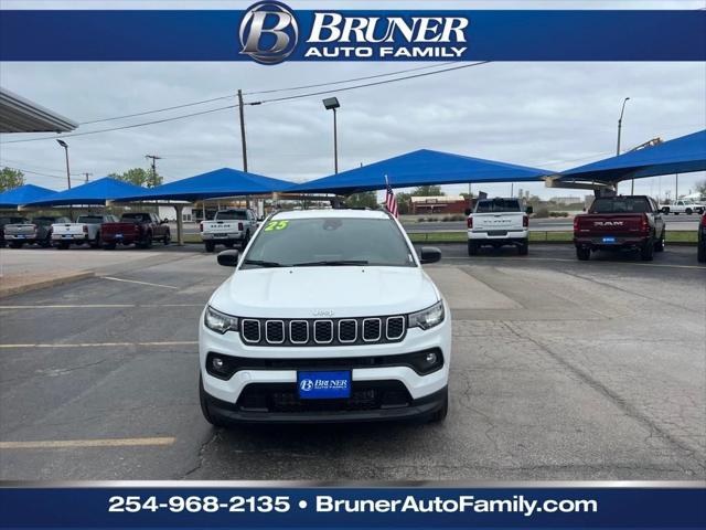 2025 Jeep Compass COMPASS LATITUDE 4X4