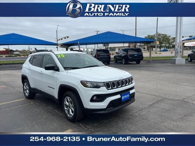 2025 Jeep Compass COMPASS LATITUDE 4X4
