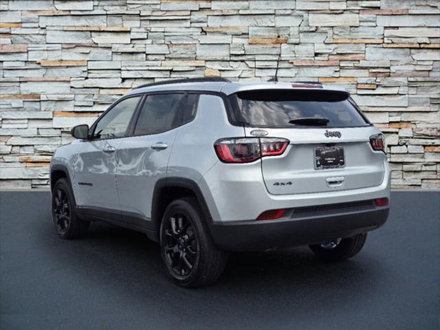 2025 Jeep Compass COMPASS LATITUDE 4X4