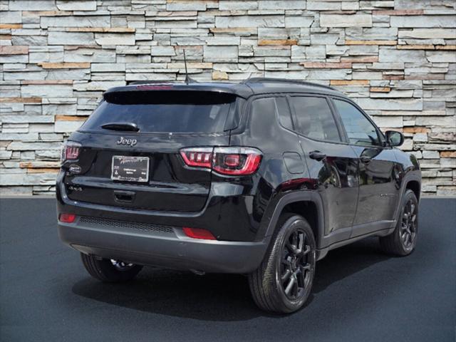 2025 Jeep Compass COMPASS LATITUDE 4X4