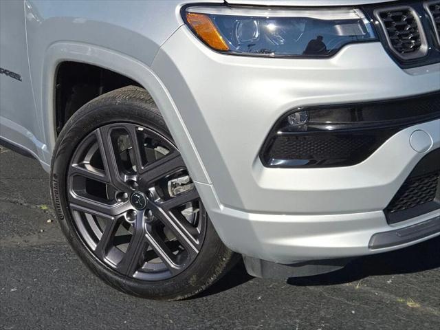 2025 Jeep Compass COMPASS LIMITED 4X4