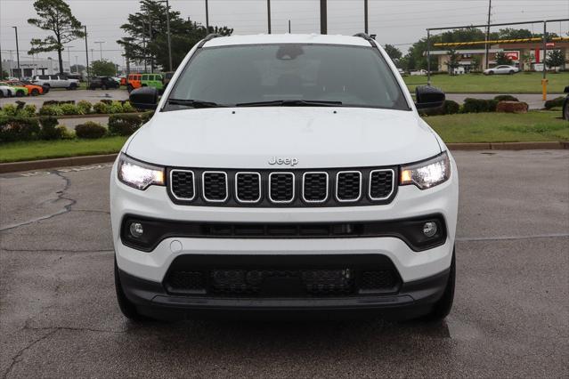 2025 Jeep Compass COMPASS LATITUDE 4X4