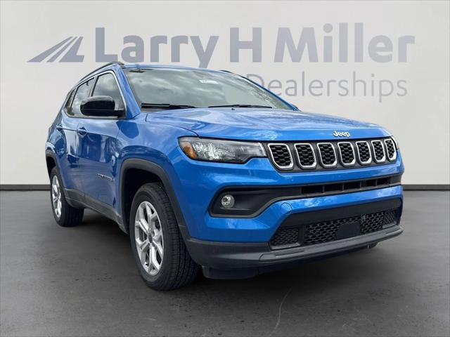 2025 Jeep Compass COMPASS LATITUDE 4X4