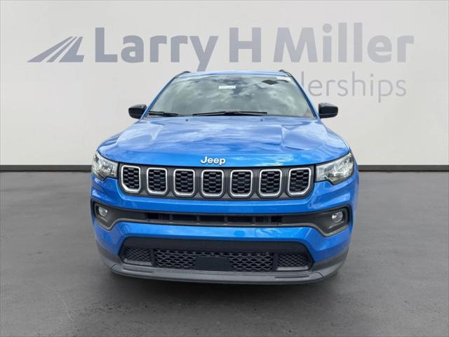 2025 Jeep Compass COMPASS LATITUDE 4X4