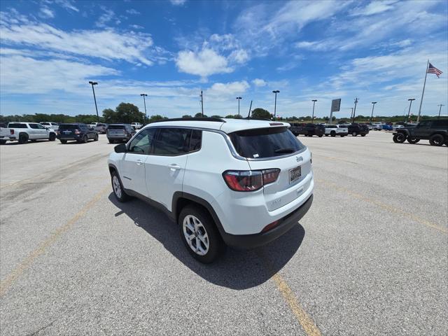 2025 Jeep Compass COMPASS LATITUDE 4X4