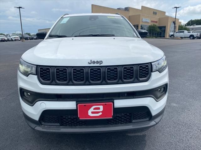 2025 Jeep Compass COMPASS LATITUDE 4X4